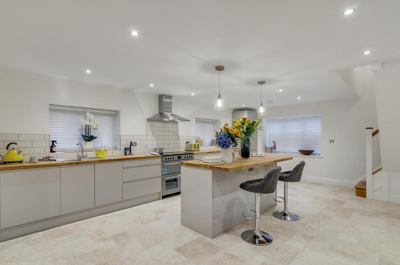 Spacious 6-Bed Home, Near The Norfolk Broads Clippesby Eksteriør billede
