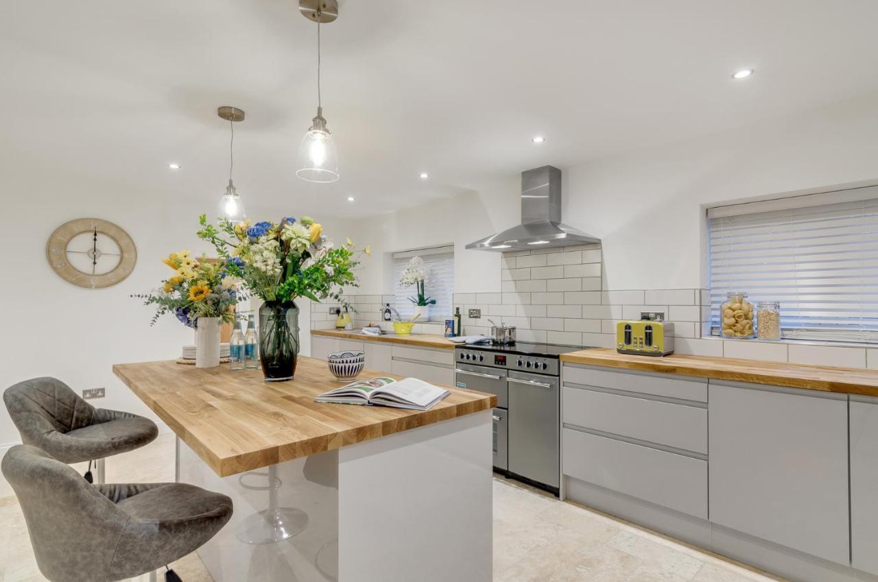 Spacious 6-Bed Home, Near The Norfolk Broads Clippesby Eksteriør billede