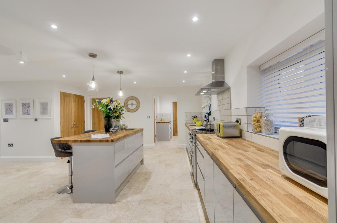 Spacious 6-Bed Home, Near The Norfolk Broads Clippesby Eksteriør billede