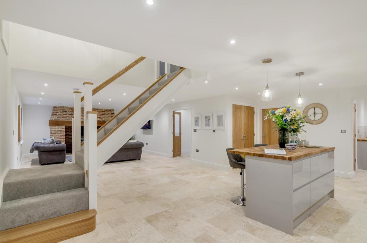 Spacious 6-Bed Home, Near The Norfolk Broads Clippesby Eksteriør billede