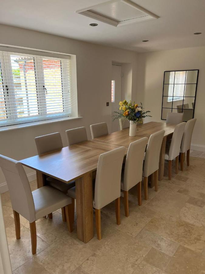Spacious 6-Bed Home, Near The Norfolk Broads Clippesby Eksteriør billede