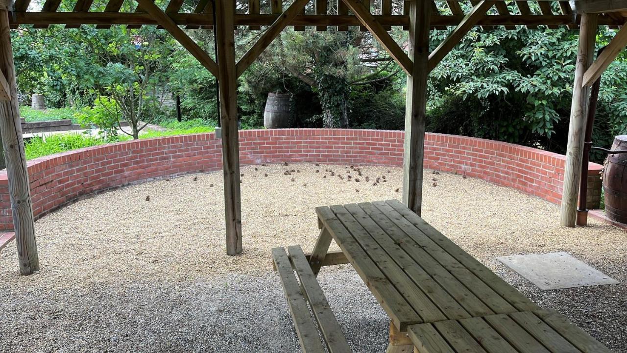 Spacious 6-Bed Home, Near The Norfolk Broads Clippesby Eksteriør billede